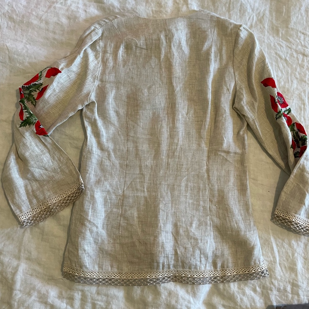 Johnny Was natural linen Blouse with Red Floral Embroidery - Picture 6 of 6